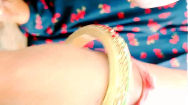 Village gir shaving pussy when she alone