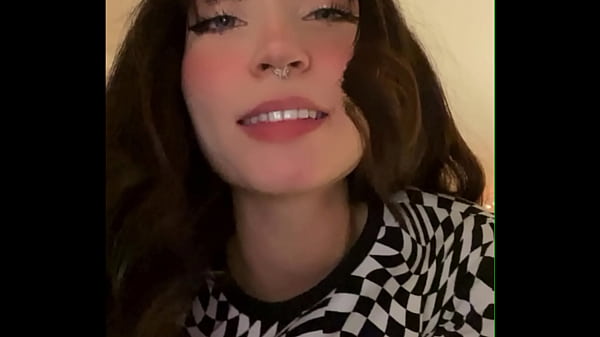 Mi novio me pide que me toque por webcam – SIN ROPA