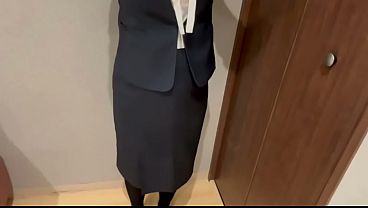 就職活動で疲れた女子大生は家に帰ったらスーツ姿でネチョネチョオナニーしながら発散する。イキまくり。